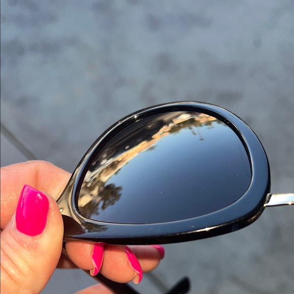 Stella McCartney Black Cat-Eye Sunglasses stylish flair - Picture 5 of 16